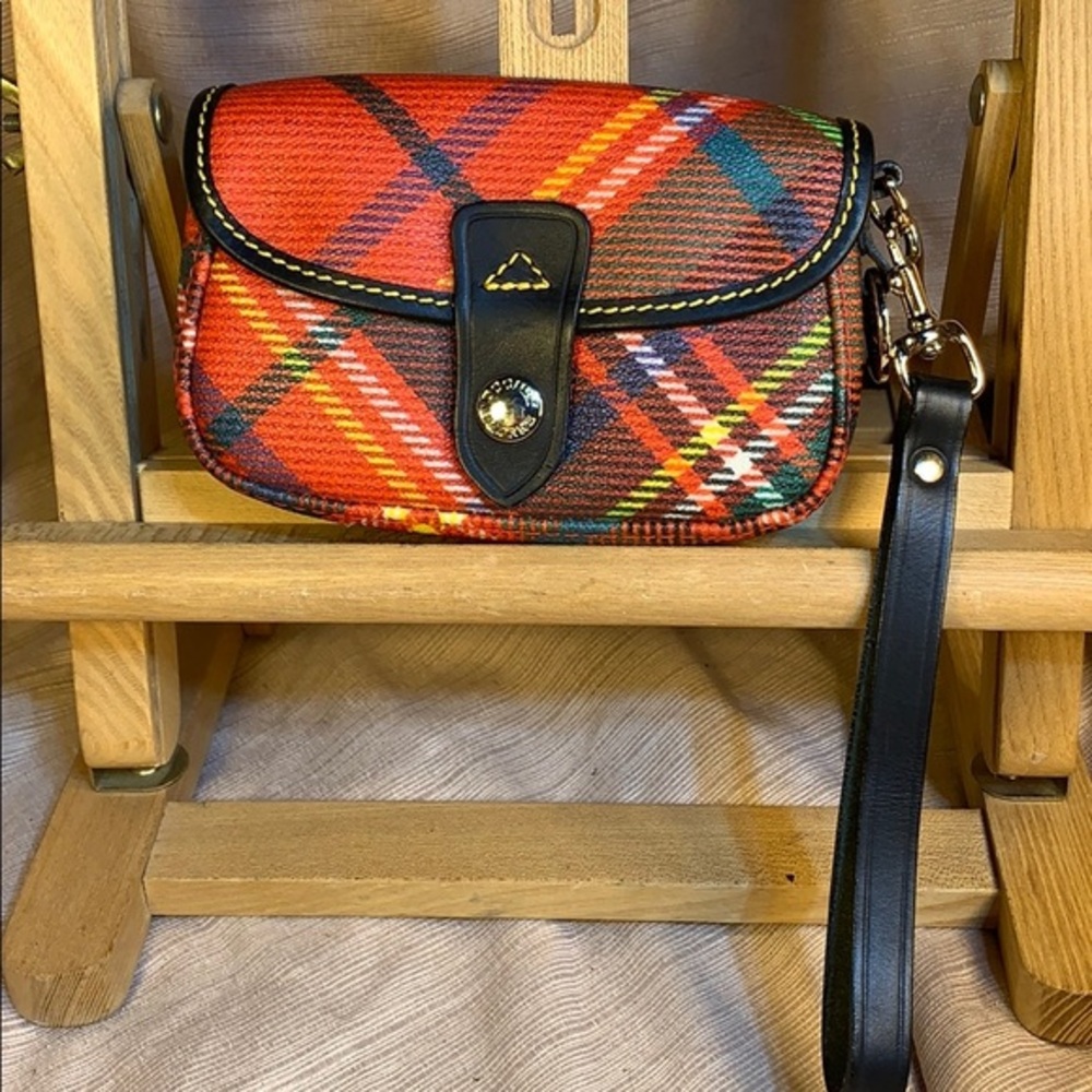 Dooney & Bourke NWOT leather checkered wristlet